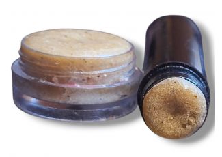 Натуральний скраб для губ