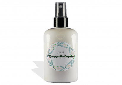 Спрей з натуральними ефірними оліями юзу, бергамоту та розмарину Спрей-ароматизатор "Цитрусова енергія" на білому фоні